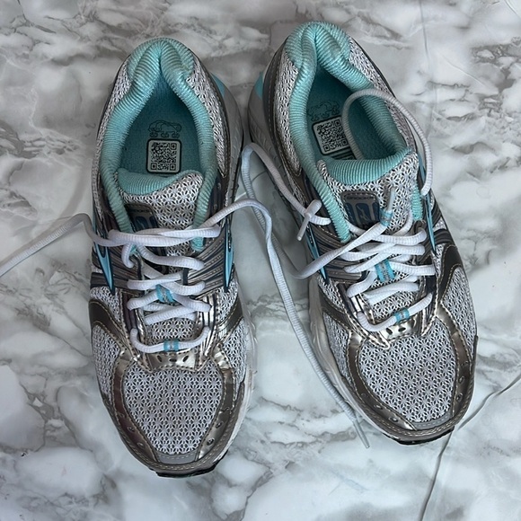 Brooks Ariel Athletic Training Shoe Womens Size 8 White - Picture 2 of 9